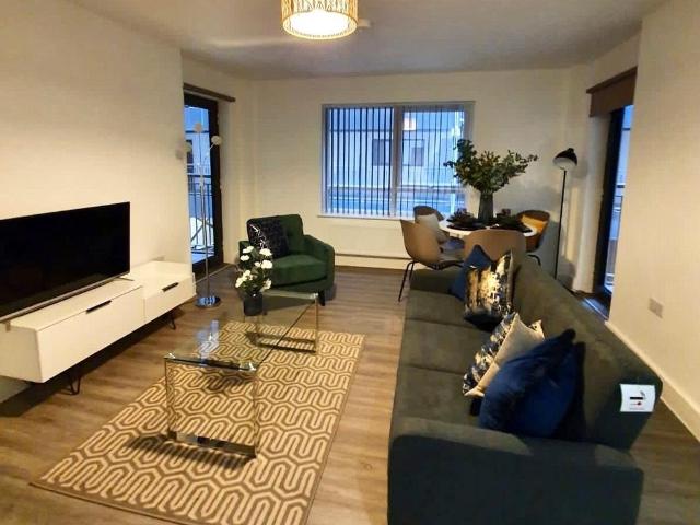 2 bed 2 bath Apartment in the Baltic. 2 bed apartment to rent £1,150 pcm £265 pw