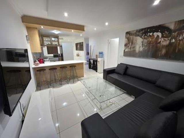2 bed 2 bath garden unit in sandown