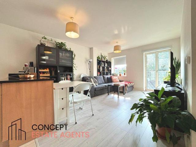 2 Bed 2 Bath flat on Holford Way, Roehampton, SW15