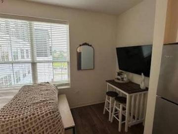 2 bed 2 bath lease available!