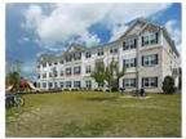 2 bed, 2 bath, safe neighborhood