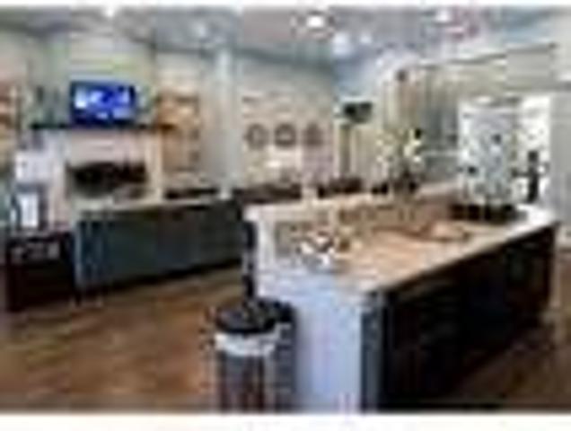 2 bed, 2 bath, safe neighborhood. $860/mo