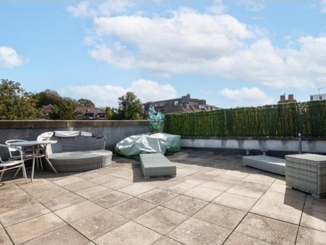2 bed 2 bath with parking and great roof terrace