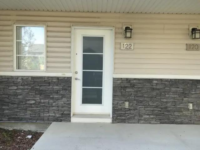 2 Bed & 2 Bath Town house