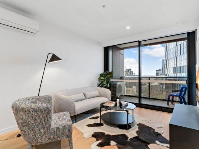 2 BED 2 BATH, UN FURNISHED, NO SHORT TERM OPERATORS