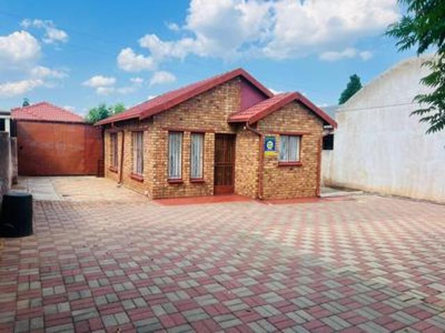 2 bed, 2 carport house in soshanguve vv