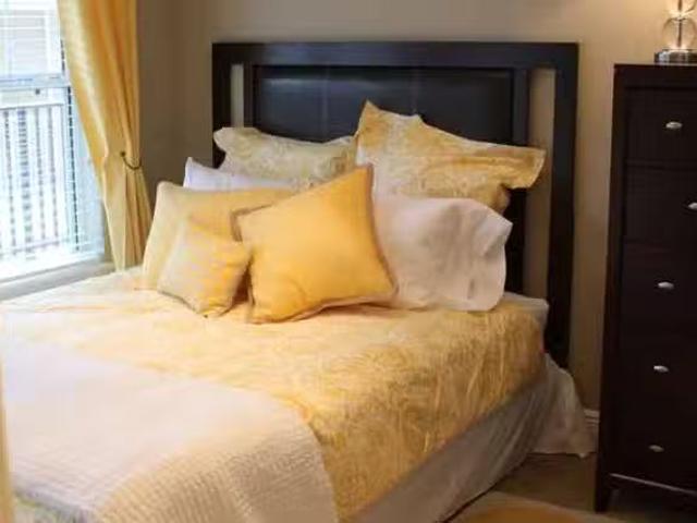 2 Bed 2.5 Bath