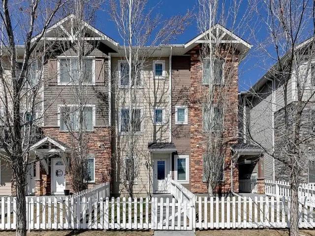 2 Bed 2.5 Baths Townhouse in Chestermere