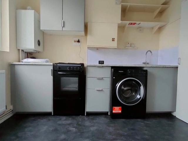 2 Bed 2Nd Floor Flat Near Woolwich Arsenal Stn