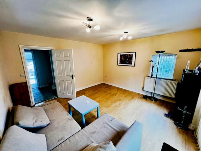 2 Bed / 3 Bath