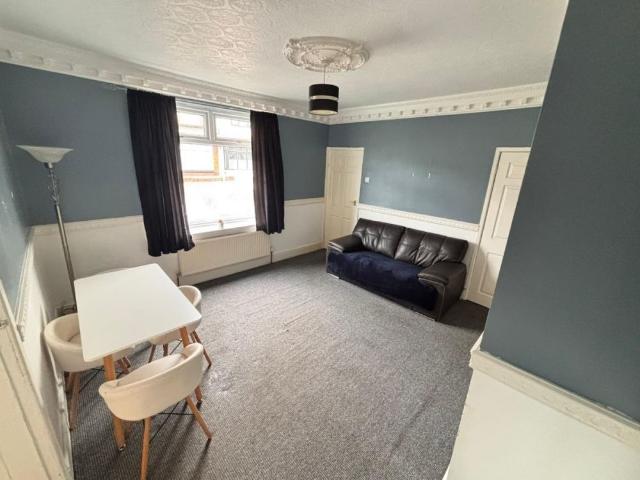 2 bed Terraced To Let