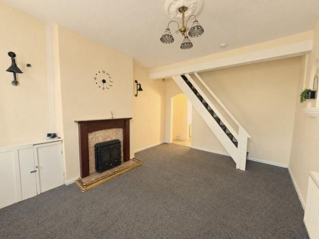 2 bed Terraced To Let