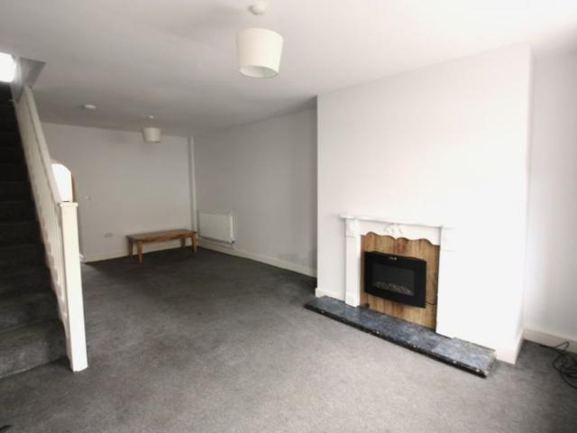 2 bed Terraced To Let
