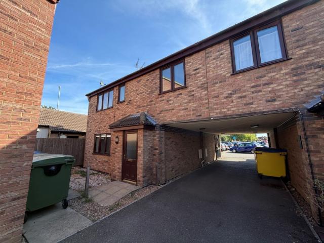 2 bed Terraced To Let