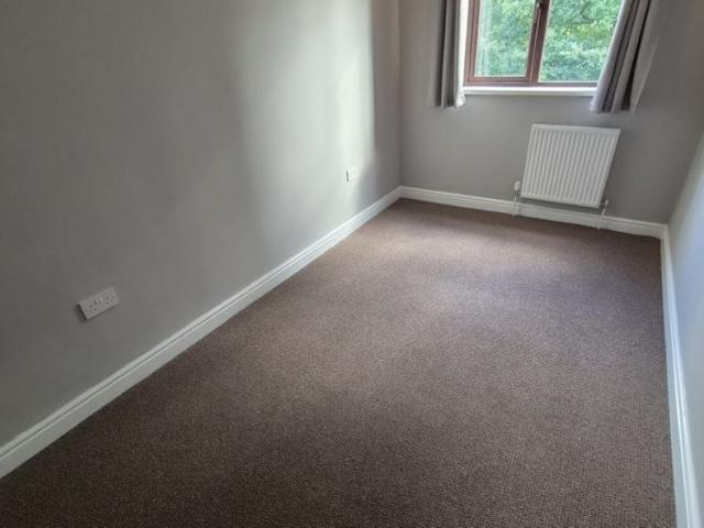 2 bed Terraced To Let