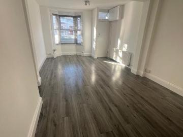 2 Bed Terraced House, Tennyson Road, E15