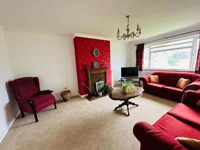 2 bed Maisonette To Let