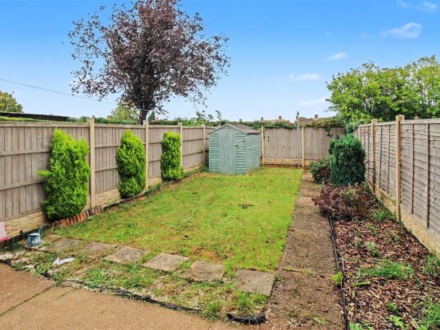 2 bed terraced house to rent in Bramley Road, Beeston