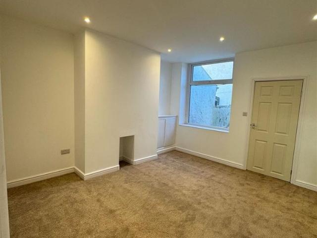 2 bed terraced house to rent in Cardwell Street, Padiham, BB12