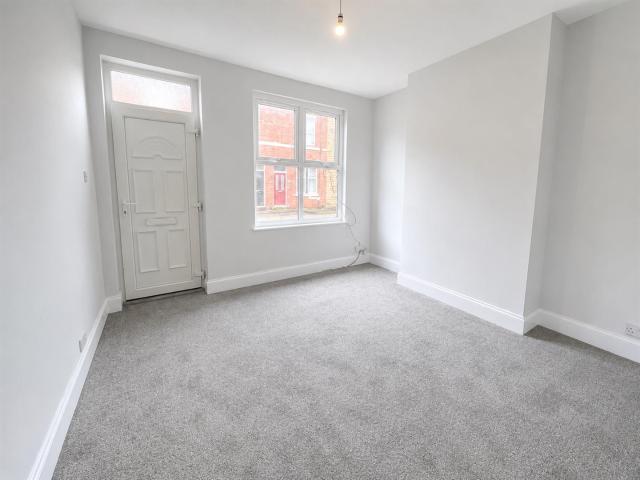 2 bed terraced house to rent in Hamilton Road, Long Eaton, NG10 4QY