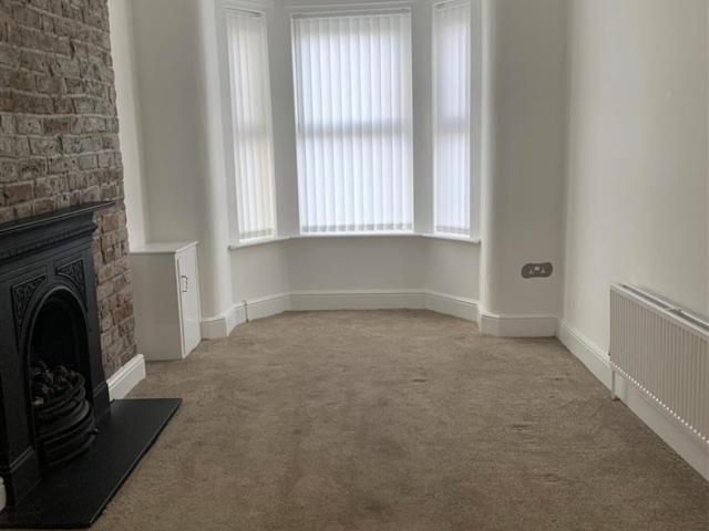 2 bed terraced house to rent in Highfield Road, Salford, M6