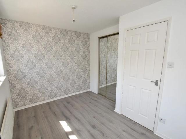 2 bed terraced house to rent in Raeswood Drive, G53