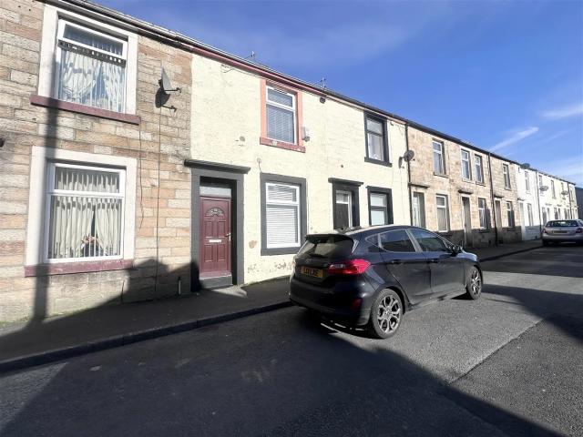 2 bed terraced house to rent in Scarlett Street, Burnley, BB11