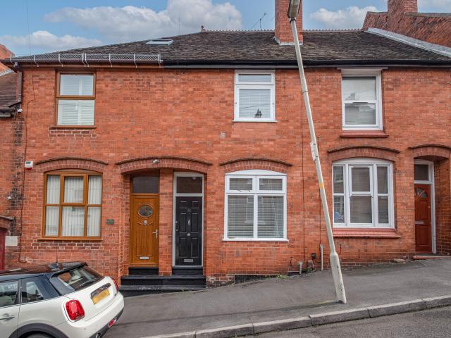 2 bed terraced house to rent in Spring Street, Halesowen, B63