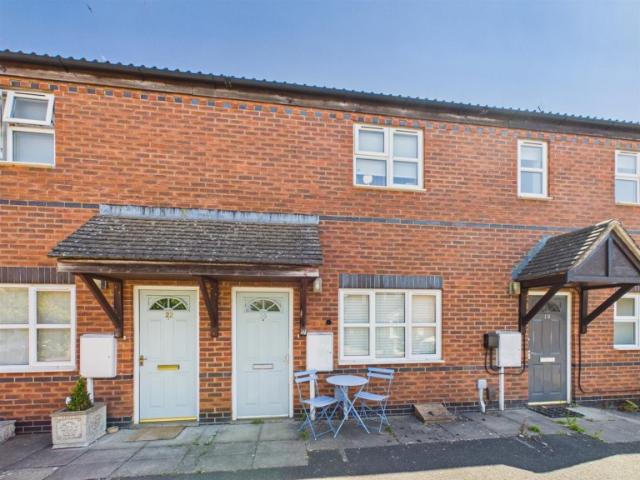 2 BED Terraced House To rent