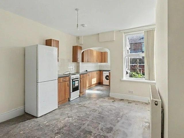 2 Bed Terraced House, Windermere Road, NG7