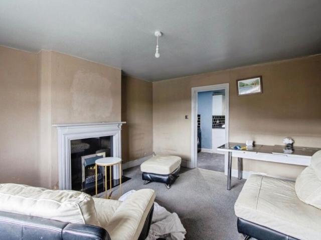 2 Bed Terraced House, Wykebeck Road, LS9