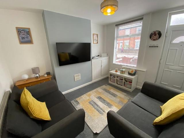 2 Bed Terraced House, Acton Avenue, NG6