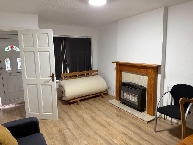 2 Bed Terraced House, Allerton Grange Croft, LS8