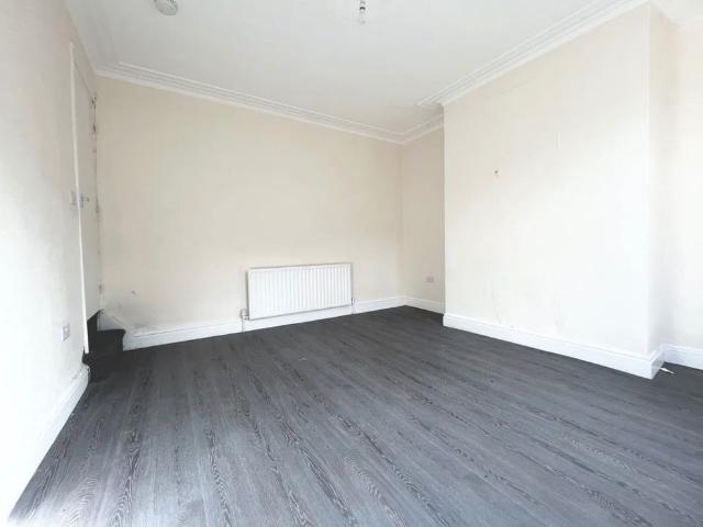 2 Bed Terraced House, Ashton Avenue, LS8