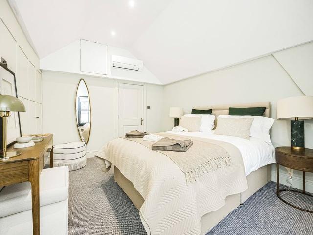 2 Bed Terraced House, Avery Row, W1K