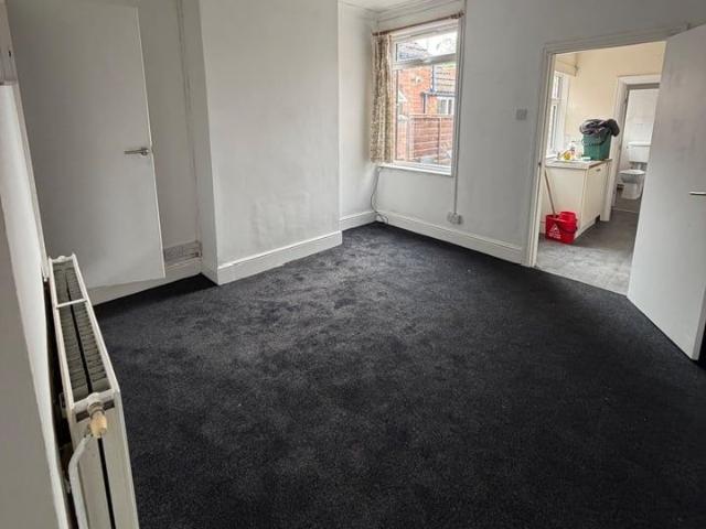 2 Bed Terraced House, Brays Lane, CV2