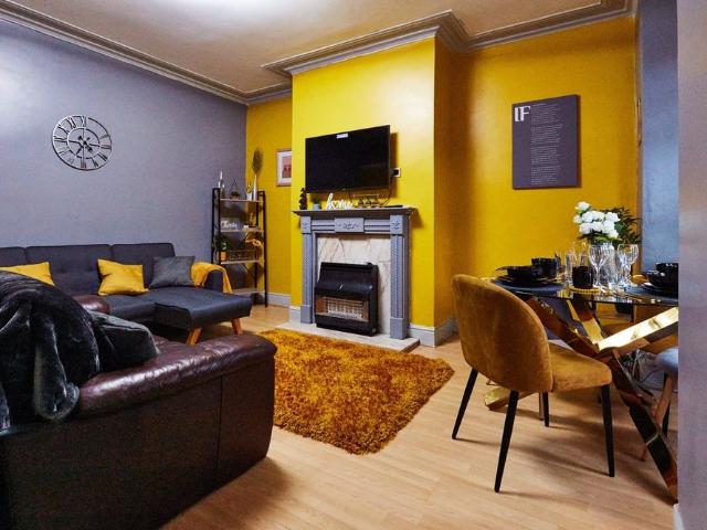 2 Bed Terraced House, Cross Flatts Terrace, LS11