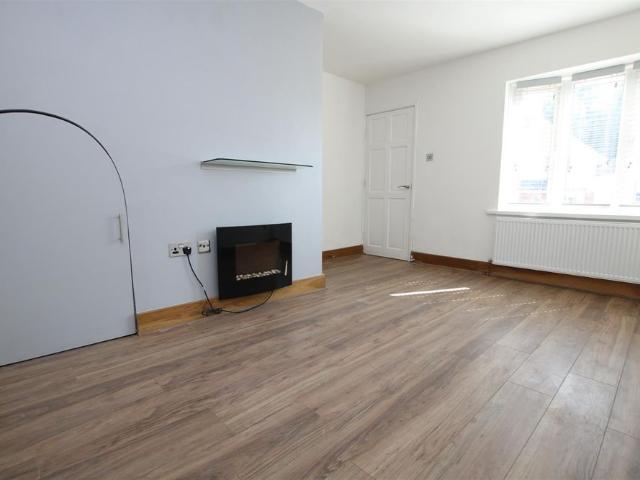2 bed Terraced House for let