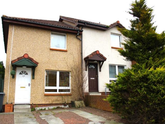 2 bed terraced house for rent in Fernieside