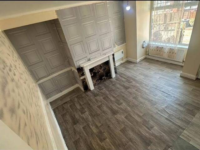 2 Bed Terraced House, Florence Place, LS9