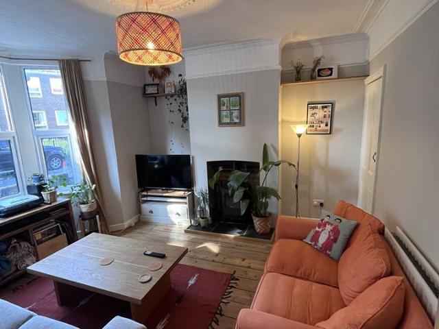 2 Bed Terraced House, Gordon Road, BS2