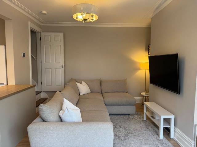 2 Bed Terraced House, Knowle Avenue, LS4