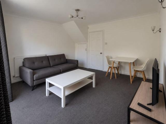 2 Bed Terraced House, Lenton Manor, NG7