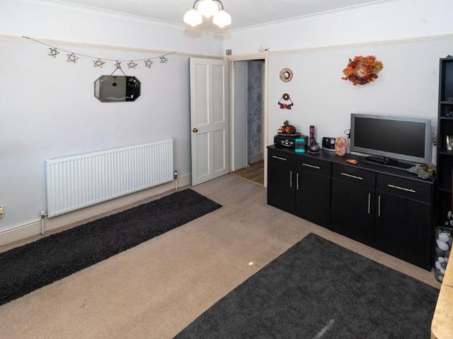 2 Bed Terraced House, Melbourne Road, SM6