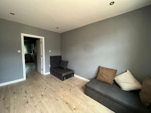 2 Bed Terraced House, Norfolk Road, IG3