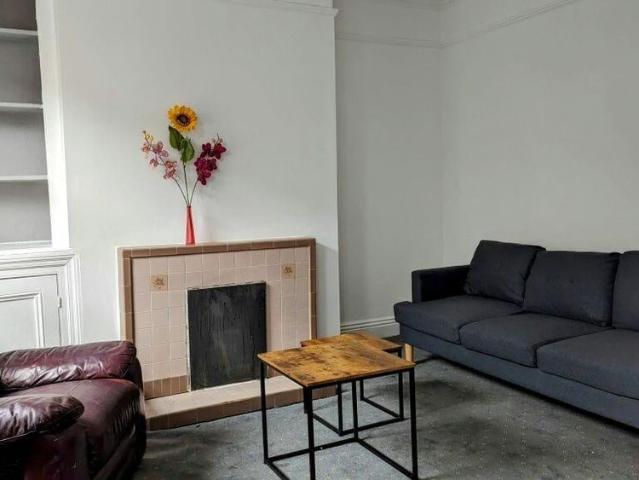 2 Bed Terraced House, Pennington Grove, LS6