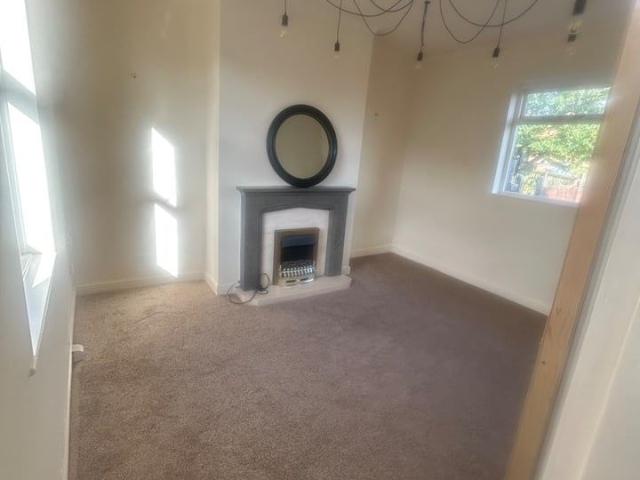 2 Bed Terraced House, Scott St, LS28