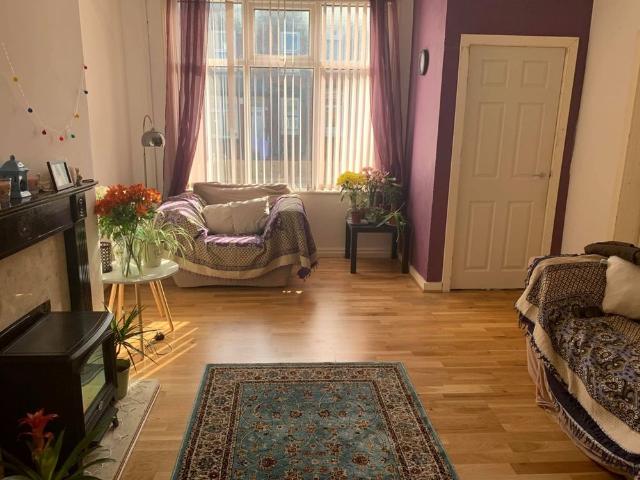2 Bed Terraced House, Seaforth Mount, LS9
