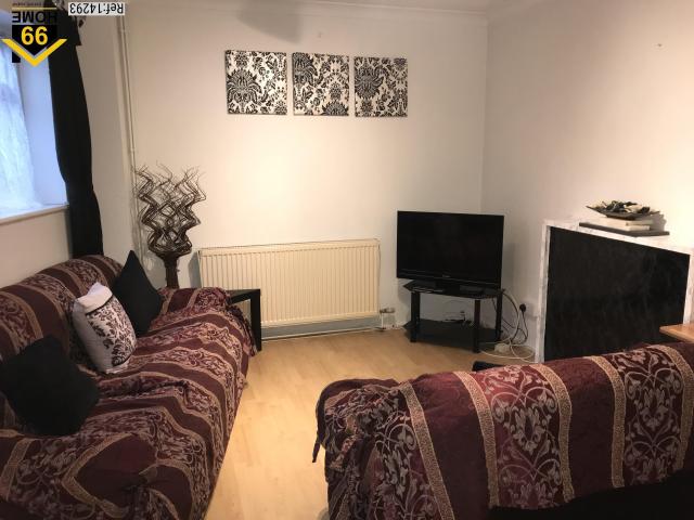 2 bed Terraced in Furnished house Cherrydown West, Basildon, SS16 5AN