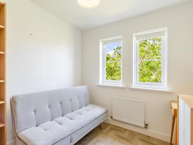 2 bed top floor flat for rent in Tranent